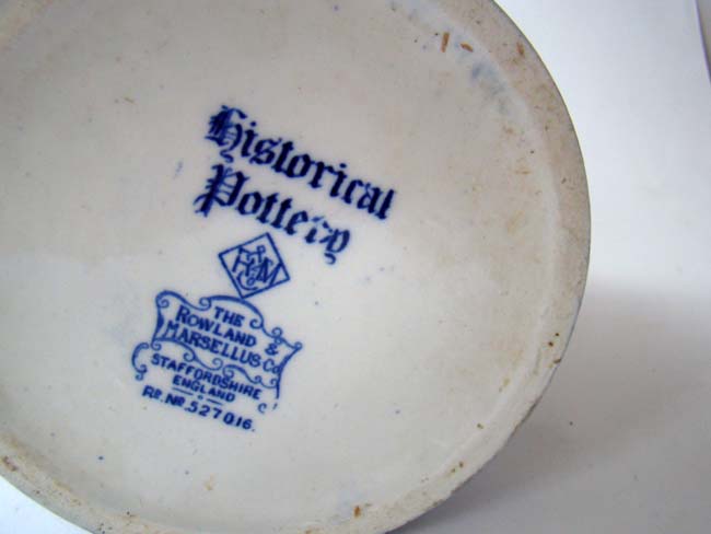 An English pottery pitcher commemorating the "Landing of Columbus in 1492" — image 4